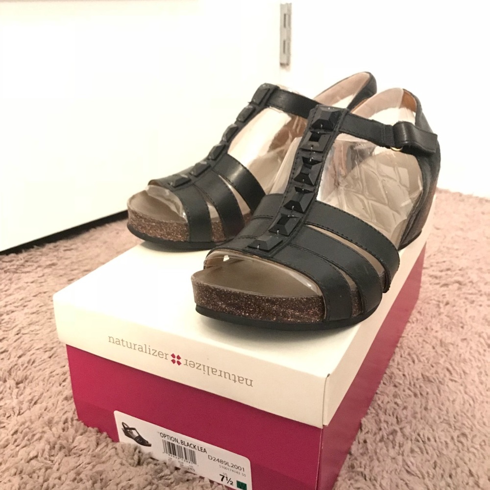 Naturalizer sandals